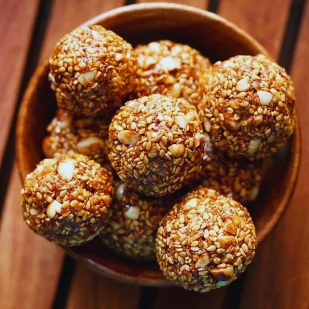 white til ke laddu